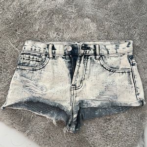 Forever 21 Acid Wash Hi Rise Destructed Shorts 25